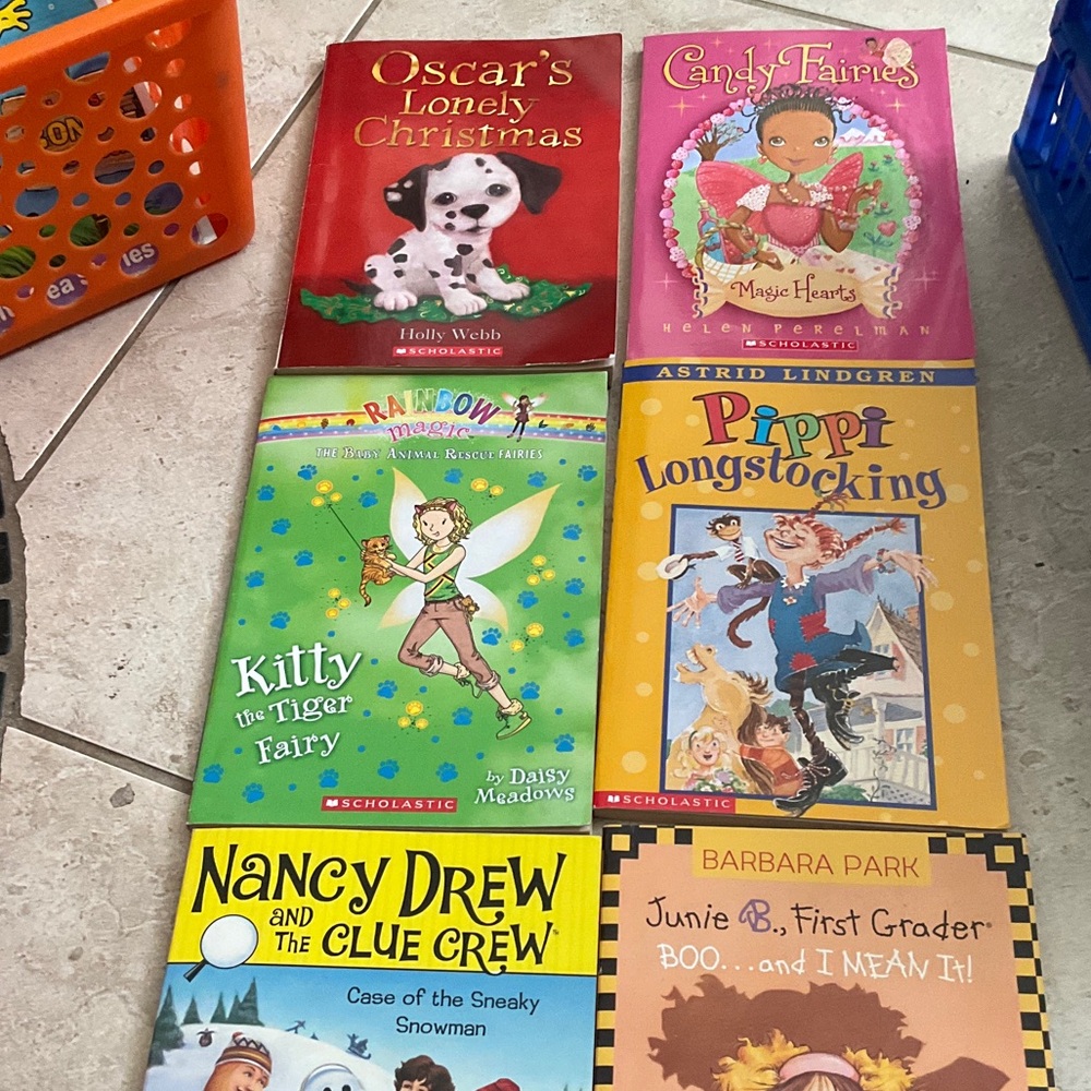 Scholastic Kids Book Set - 6 book set great for classroom library